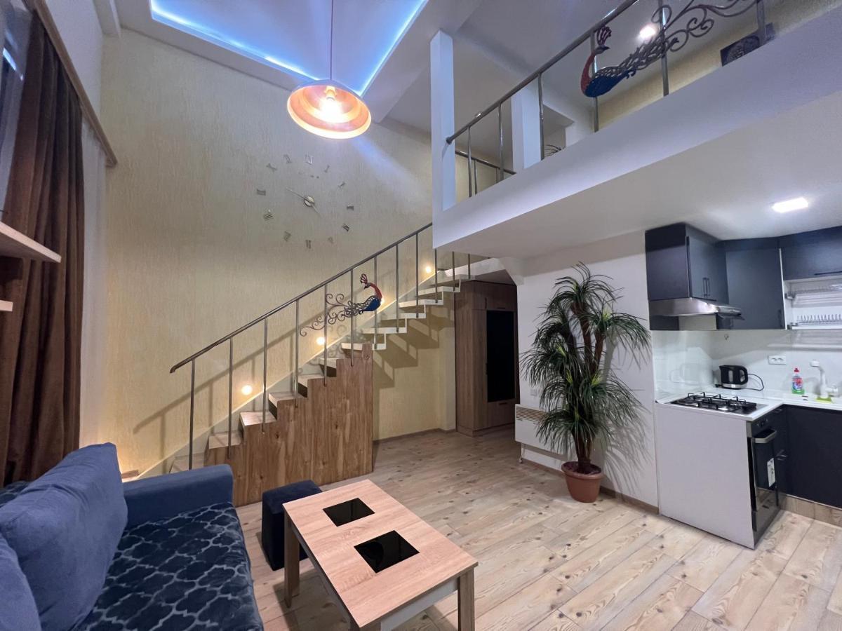 Dublex Apartment In Yerevan Komitas D1 Bagian luar foto