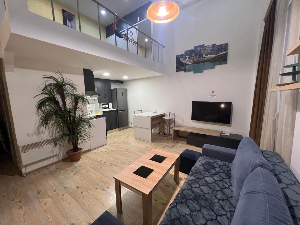 Dublex Apartment In Yerevan Komitas D1 Bagian luar foto
